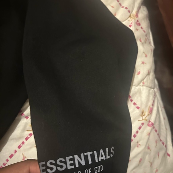 Essential hoodie - Picture 7 of 7
